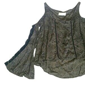 Abercrombie & Fitch Bell Sleeve Cold Shoulder - S